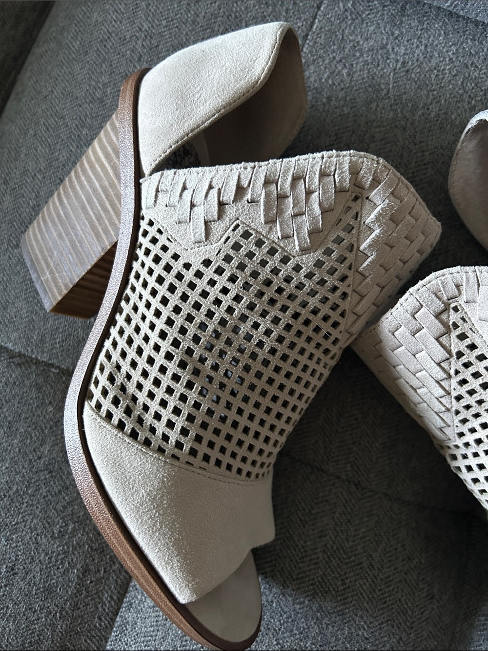 vince camuto FRITZEY BOOTIE women’s size 8 - Picture 4 of 13